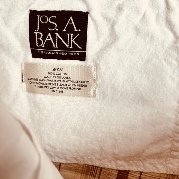 JOS A BANK PLAID SHORTS - Picture 5 of 6